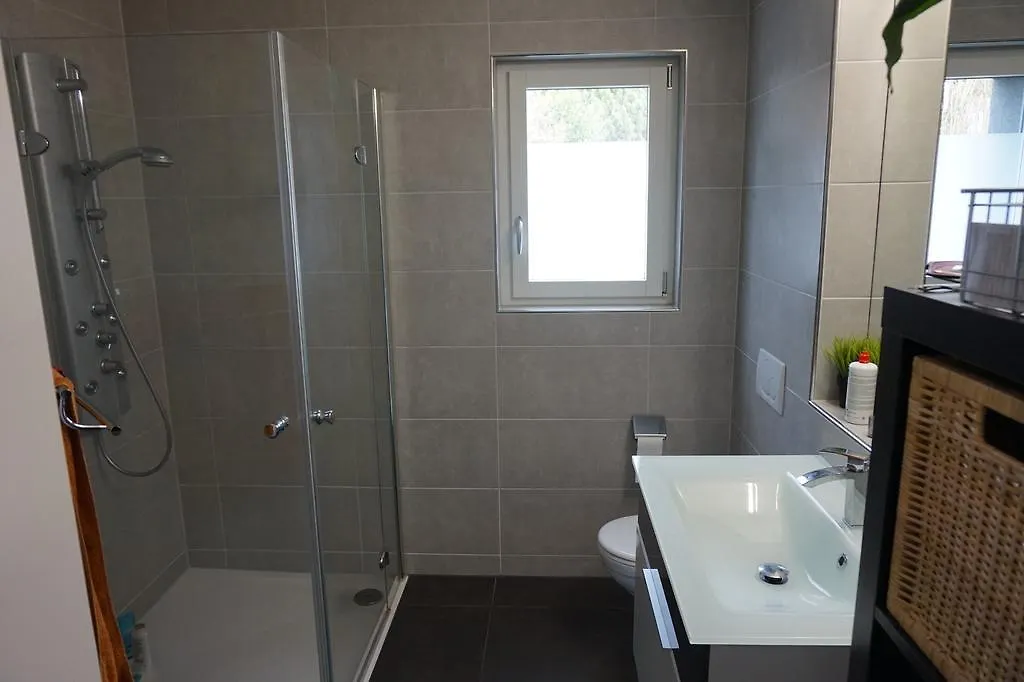 Bed & Breakfast Villa Thomasgarten Oberwil  Switzerland